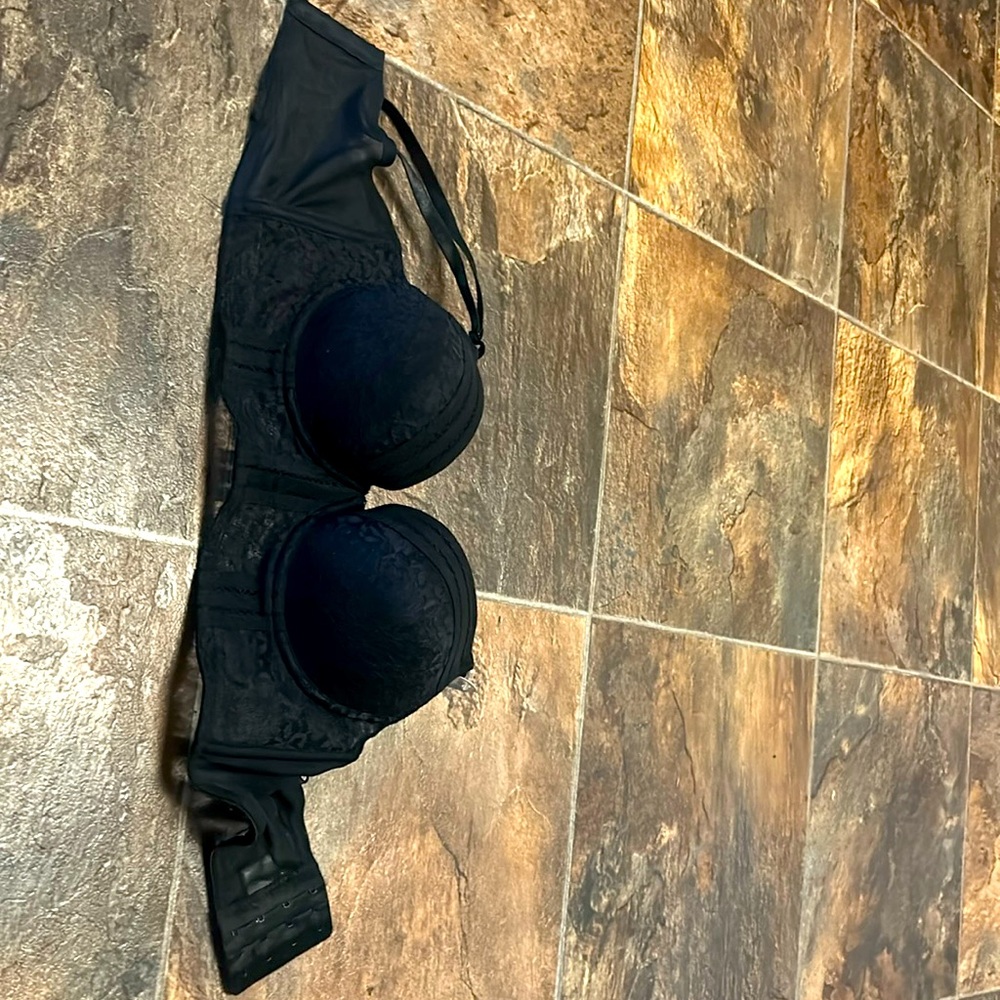 Women’s black bra size 34B